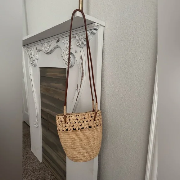 Sezane Josie Basket, Natural Flower Raffia - Picture 7 of 14